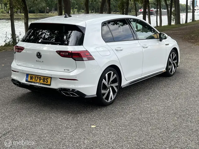 Volkswagen Golf 1.5 eTSI R-Line 2021 Benzine 8