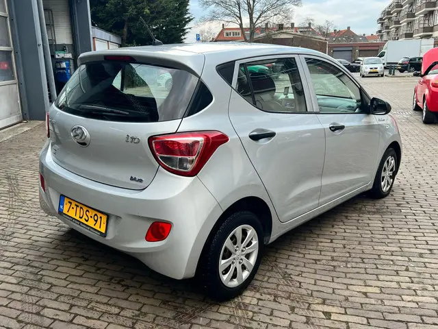 Hyundai i10 1.0i i-Motion 5 DRS 2014 Benzine 2