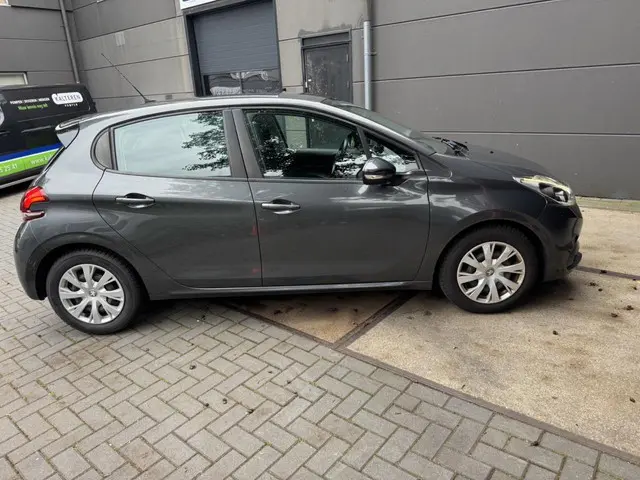 Peugeot 208 1.2 PureTech Blue Lion 2017 Benzine 5