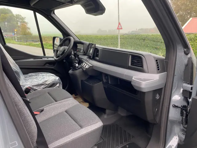 Renault Master T35 2.0 dCi 150 L2H2 Extra 2024 Diesel 9