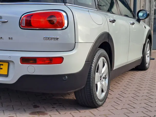 MINI Clubman Mini 1.5 Cooper Salt Business 2017 Benzine 33