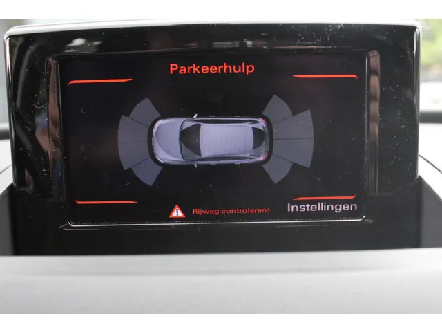Audi Q3 1.4 TFSI 150pk sport S-Line 2015 Benzine 18