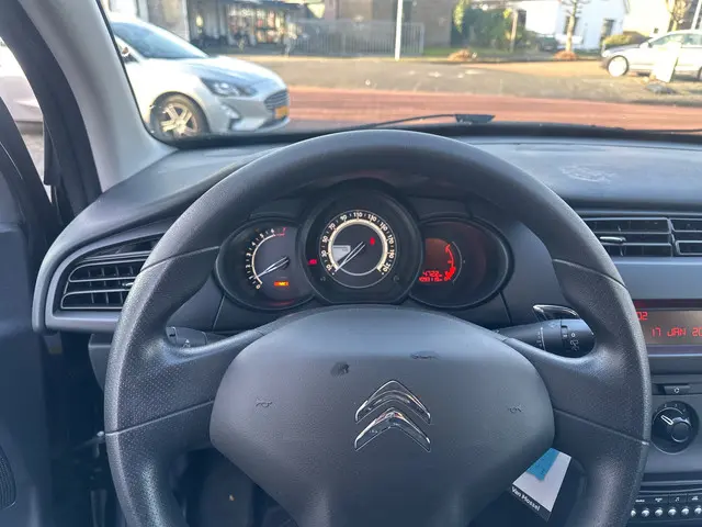 Citroën C3 1.0 PureTech Attraction 2014 Benzine 17