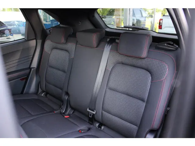 Ford Kuga 2.5 PHEV ST-Line 2024 Hybride Benzine 11