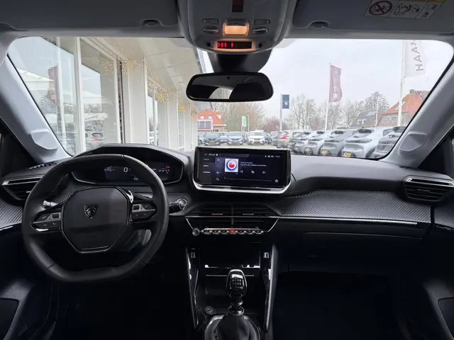 Peugeot 208 1.2T 100 Allure 2024 Benzine 19