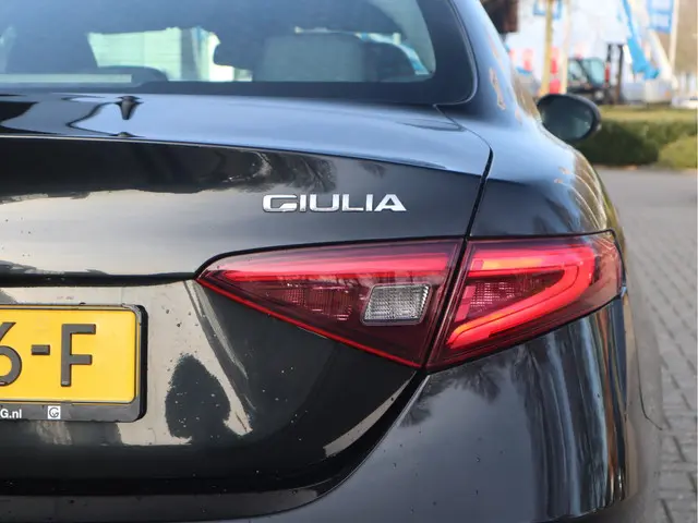 Alfa Romeo Giulia 2.0T Super 2018 Benzine 37