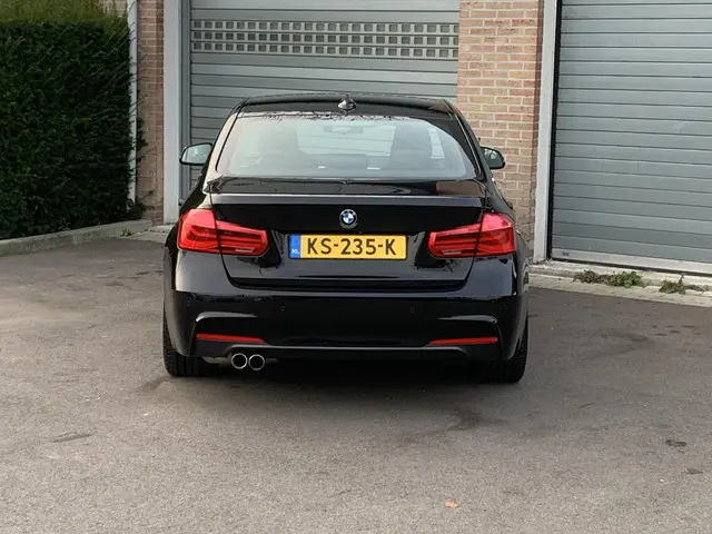 BMW 3 Serie 330e 2016 Hybride Benzine 10