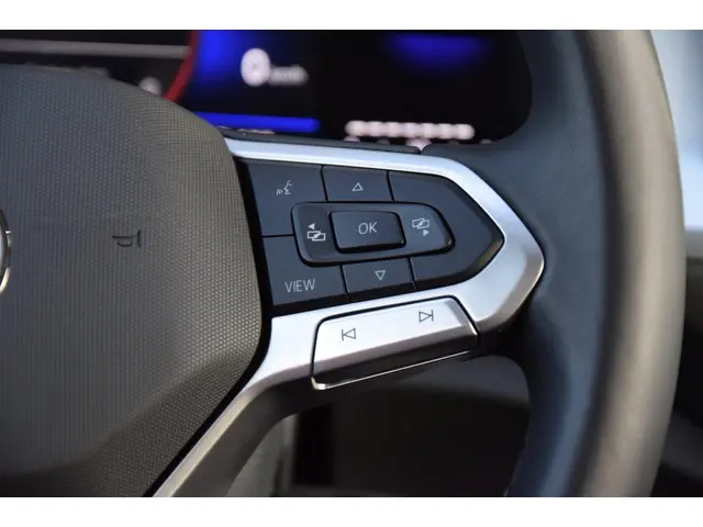 Volkswagen T-Roc 1.0 TSI GOAL Edition 2025 Benzine 22