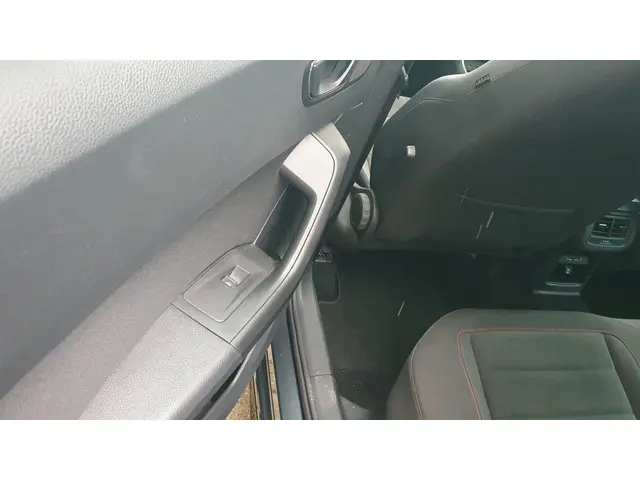 SEAT Ateca 1.5 TSI FR Bus Intense AUTOMAAT 2019 Benzine 23