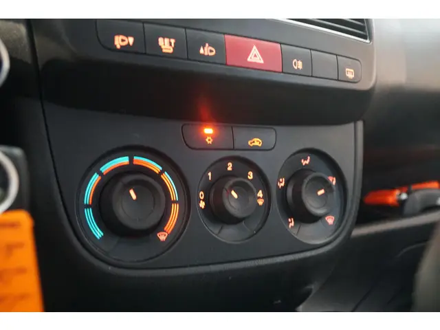 Opel Combo 1.3 CDTi L1H1 Edition 2017 Diesel 21