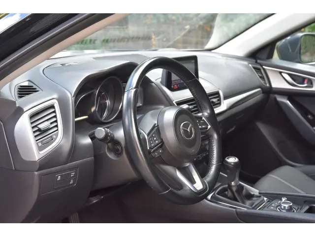 Mazda 3 2.0 SkyActiv-G 120 SkyLease+ 2018 Benzine 7