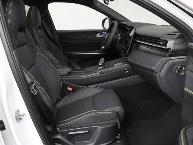 Lynk & Co 01 1.5 More 2025 Hybride Benzine 38