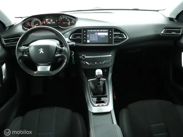Peugeot 308 1.2 e-THP nw. revisie motor. 2014 Benzine 49