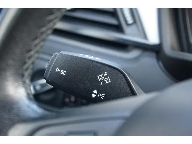 BMW X1 sDrive18i High Executive 2018 Benzine 25