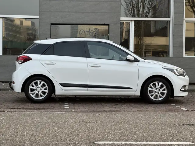 Hyundai i20 1.0 T-GDI Go! 2016 2016 Benzine 7