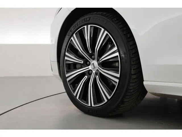 Volvo V90 2.0 T8 Recharge R-Design 2022 Hybride Benzine 35