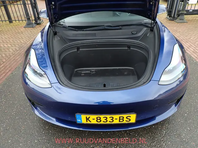 Tesla Model 3 SR+ RWD 60 kWh 2020 Elektrisch 32