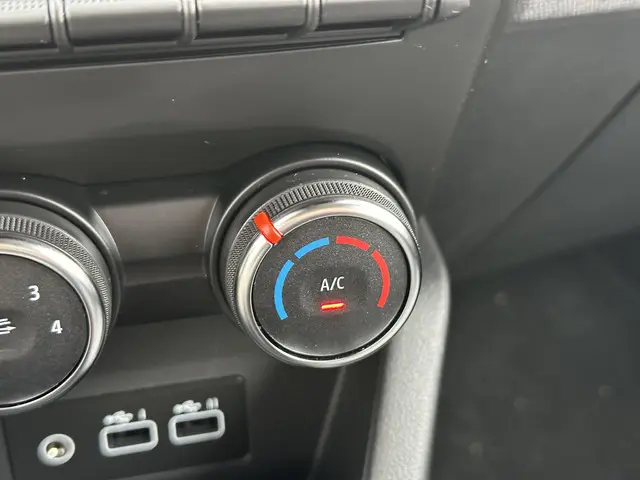 Renault Clio TCe 90 Evolution 2024 Benzine 19