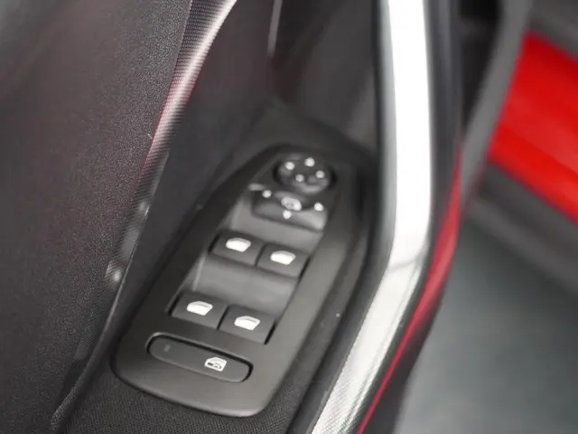 Peugeot 2008 1.2 PureTech Allure 2018 Benzine 13