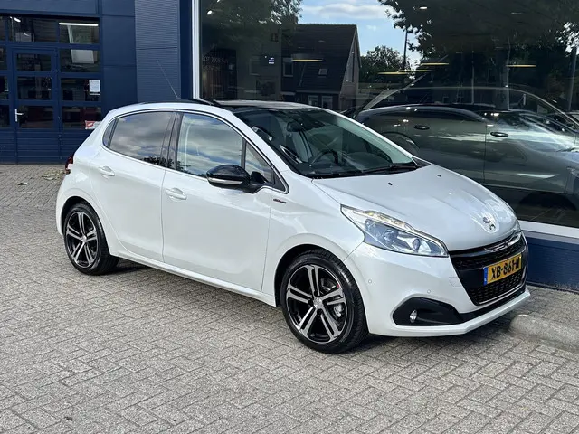 Peugeot 208 1.2 Turbo 110PK GT-line 2018 Benzine 3