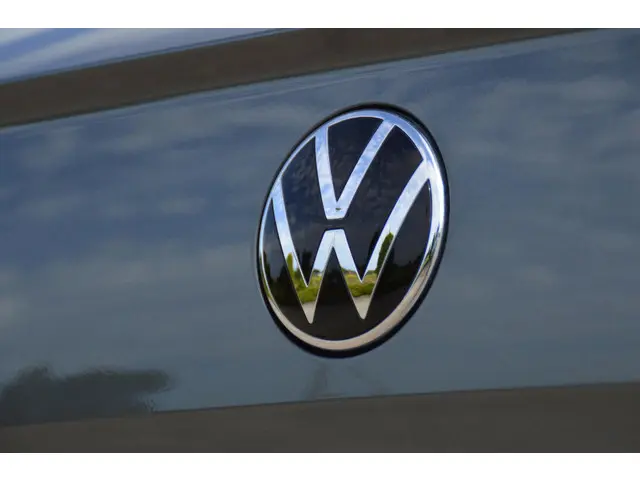Volkswagen T-Roc 1.0 TSI Life Edition 2025 Benzine 51