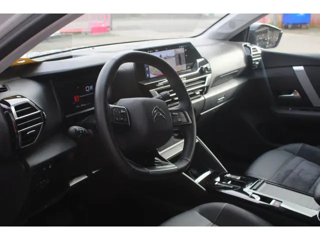 Citroën C4 1.2 Hybrid 136 Max 2024 Hybride Benzine 6