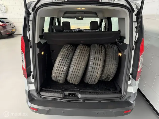 Ford Tourneo Connect Compact 1.6 Titanium 2015 Benzine 26