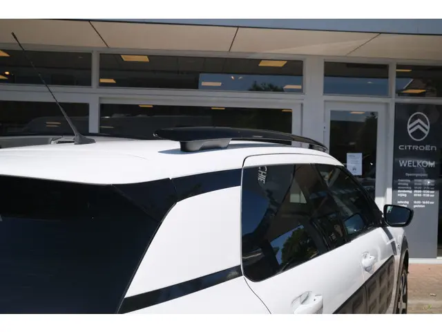 Citroën C4 Cactus 1.2 PureTech Shine 2017 Benzine 18