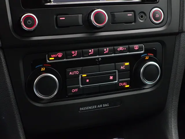 Volkswagen Golf 1.4 TSI Highline Automaat- 2012 Benzine 10