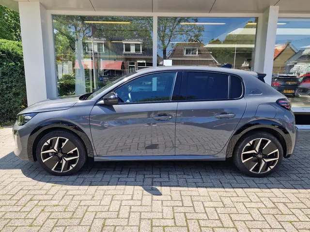 Peugeot 208 1.2T 100pk GT 2024 Benzine 29
