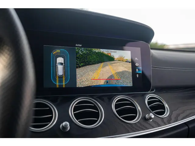 Mercedes-Benz E-Klasse 300 e AMG 2020 Hybride Benzine 15