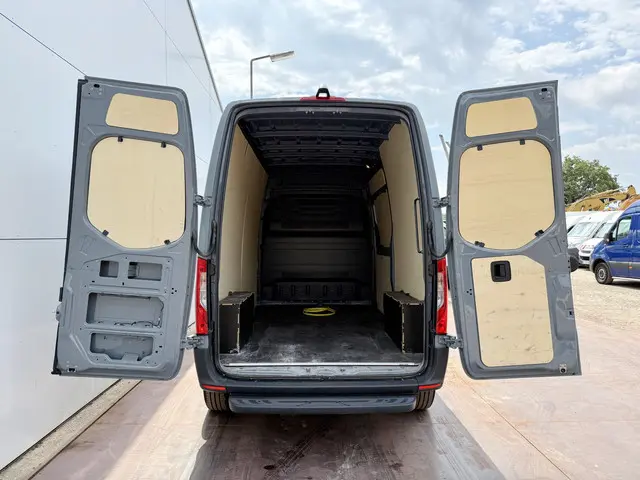 Mercedes-Benz eSprinter 312 2022 Elektrisch 11