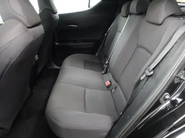 Toyota C-HR 1.8 Hybrid Active Aut- 2023 Hybride Benzine 18