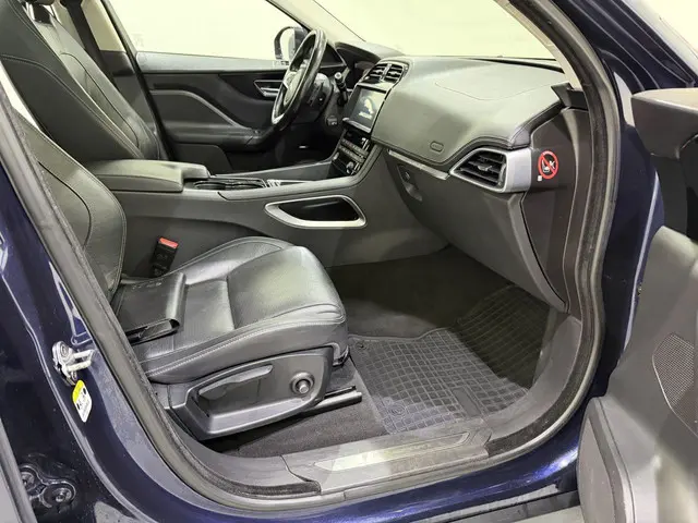 Jaguar F-PACE 2.0d Turbo Portfolio AWD Aut. 2017 Diesel 40