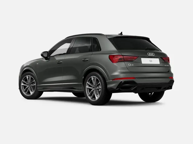 Audi Q3 S edition Competition 35 TFSI 150 PK 2024 Benzine 2