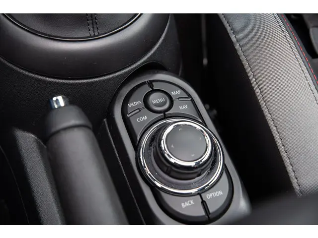 MINI Cooper S 2.0 Resolute Edition JCW 2023 Benzine 63