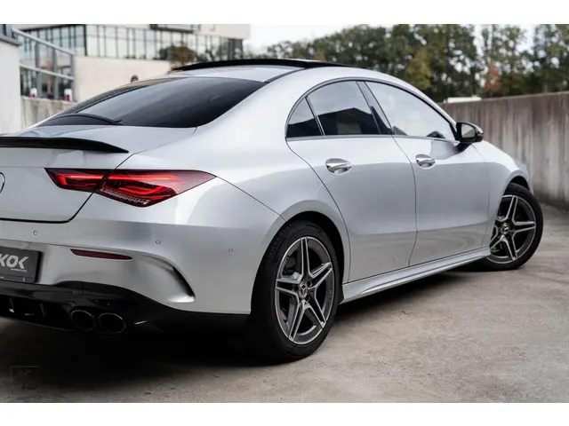 Mercedes-Benz CLA 200 Premium Plus 2020 Benzine 64