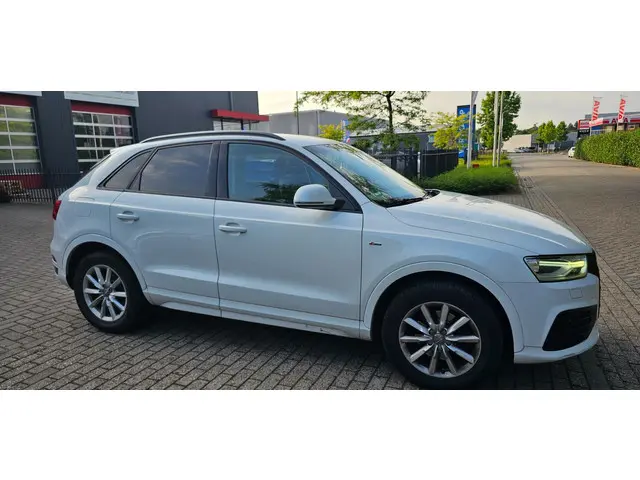 Audi Q3 1.4 TFSI CoD Design Pro Line Plus 2015 Benzine 6