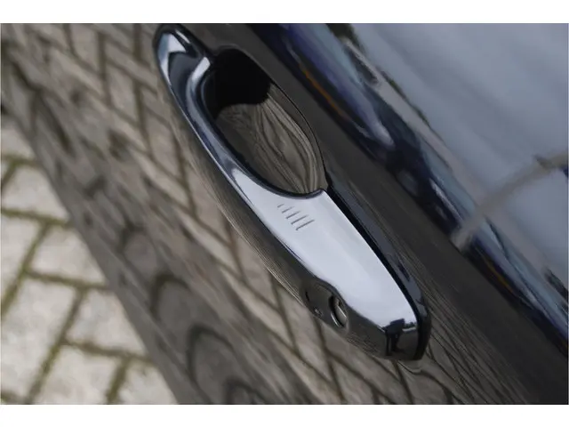 Ford Kuga 2.5 PHEV 243pk Titanium 2024 Hybride Benzine 10