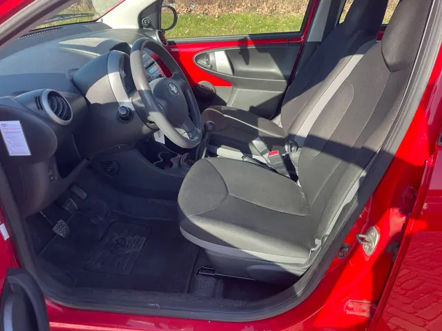 Toyota Aygo 1.0 VVT-i Comfort-Airco-NAP 2013 Benzine 7