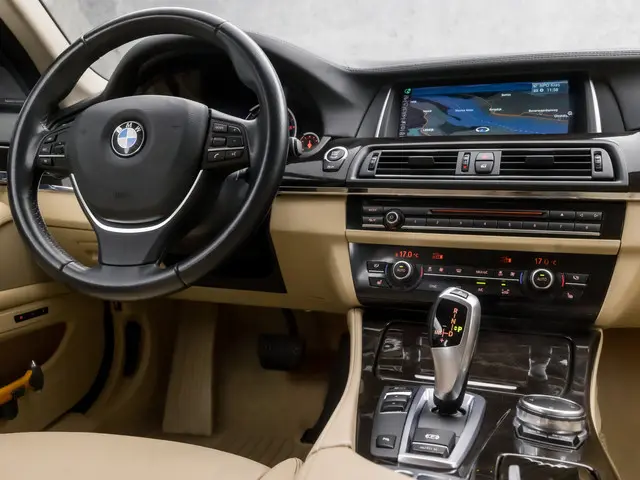 BMW 5 Serie 535i High Executive 2016 Benzine 7