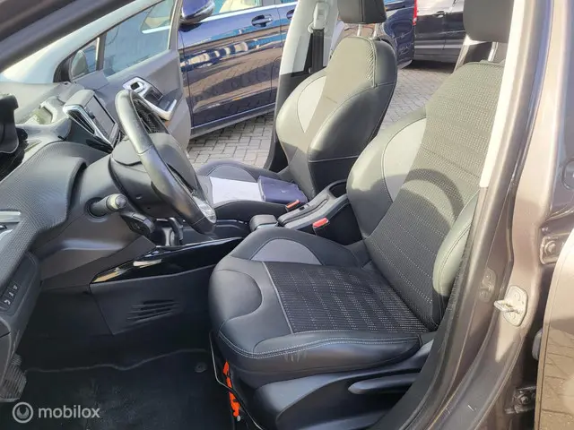 Peugeot 2008 1.2 PureTech Allure 2016 Benzine 6