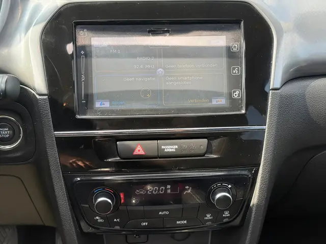 Suzuki Vitara 1.6 High Executive 2015 Benzine 23