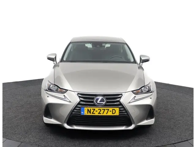 Lexus IS 300h Hybrid Business Line 2017 Hybride Benzine 16