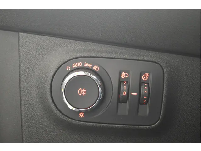 Opel ADAM 1.2 2015 Benzine 15