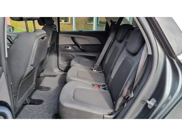 Citroën C4 Picasso 1.2 PureTech Selection 2017 Benzine 31