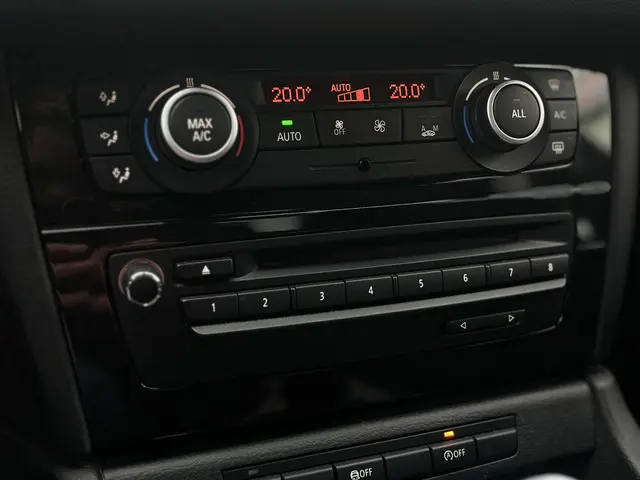 BMW X1 sDrive20i Business 2013 Benzine 17