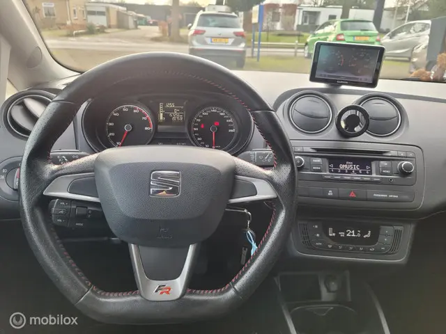 SEAT Ibiza 1.2 TSI FR,trekhaak, navigatie 2015 Benzine 11