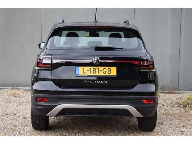 Volkswagen T-Cross 1.0 TSI Life 2021 Benzine 4