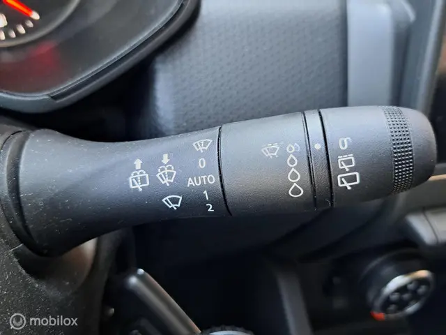 Renault Clio 1.0 TCe 90 Equilibre 2023 Benzine 26